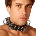 Modelo Collar cuero puas