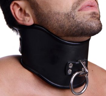 Modelo Collar postura BDSM