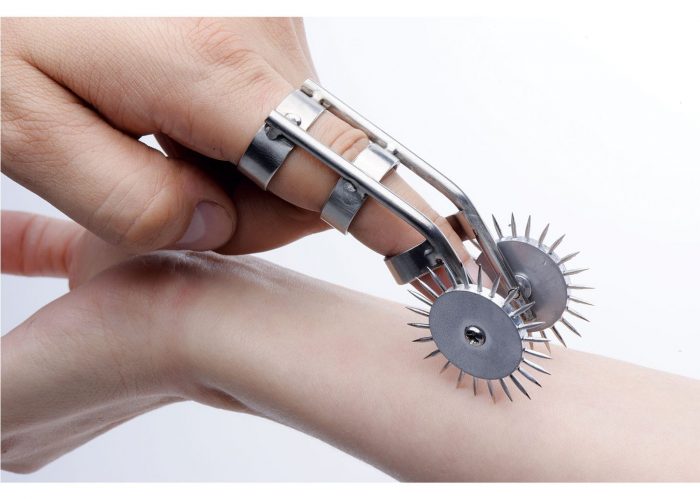 AE793-Master-Series-Spikes-Double-Finger-Pinwheel-F3